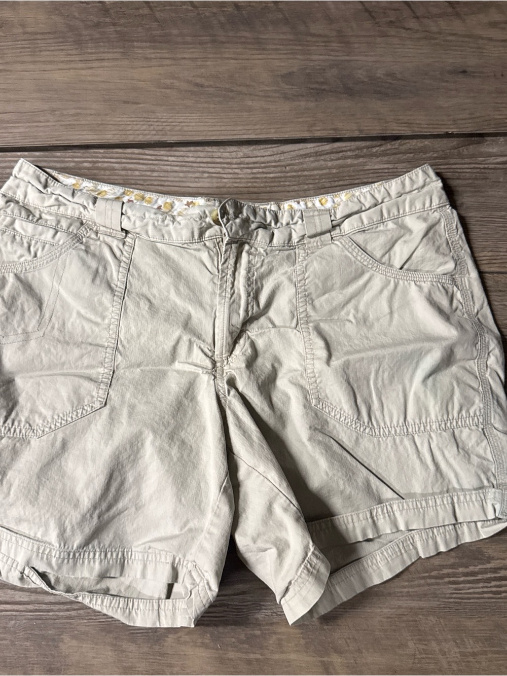 Columbia Light Beige Cotton Casual Shorts